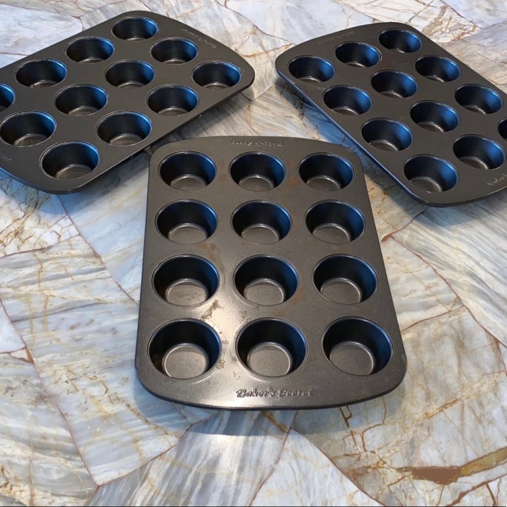 Set of 3 Baking Sheets Round Cupcake Sheet